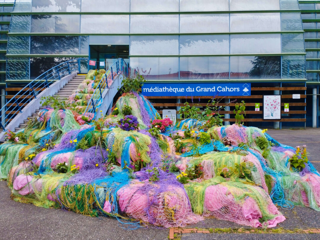 Décharge chic [Classy Dump] (2022-2023)